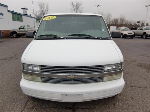 Chevrolet Astro 2003 photo 2