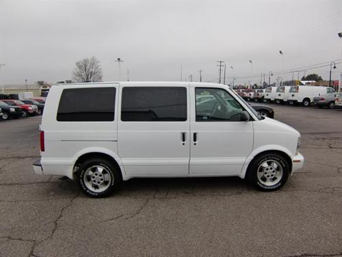 Chevrolet Astro 2003 photo 3