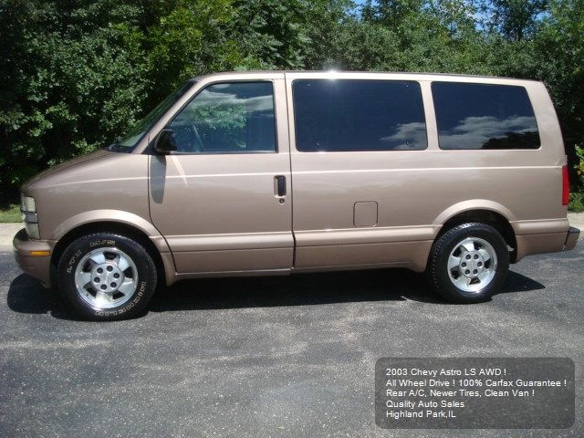 Chevrolet Astro 2003 photo 2