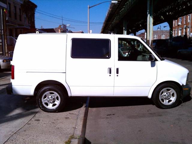 Chevrolet Astro 2003 photo 3