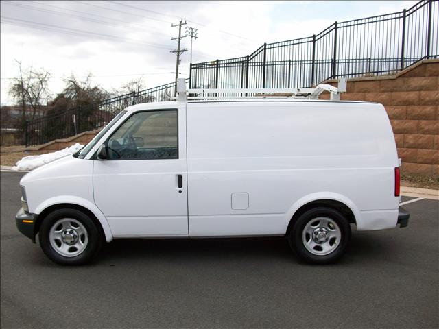 Chevrolet Astro 2003 photo 2