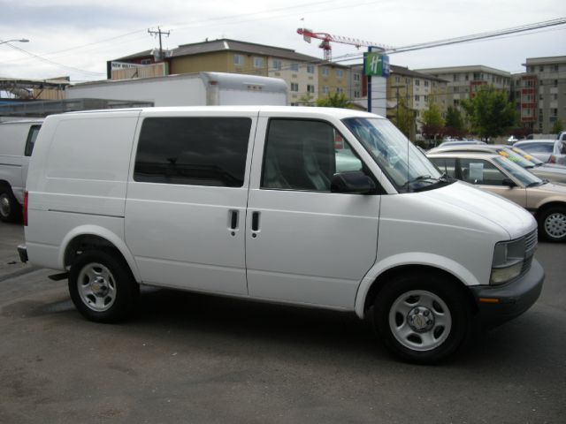 Chevrolet Astro 2003 photo 2