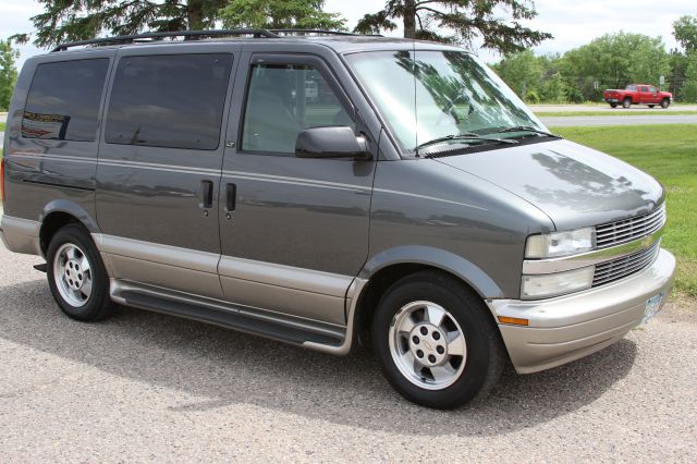 Chevrolet Astro 2003 photo 1