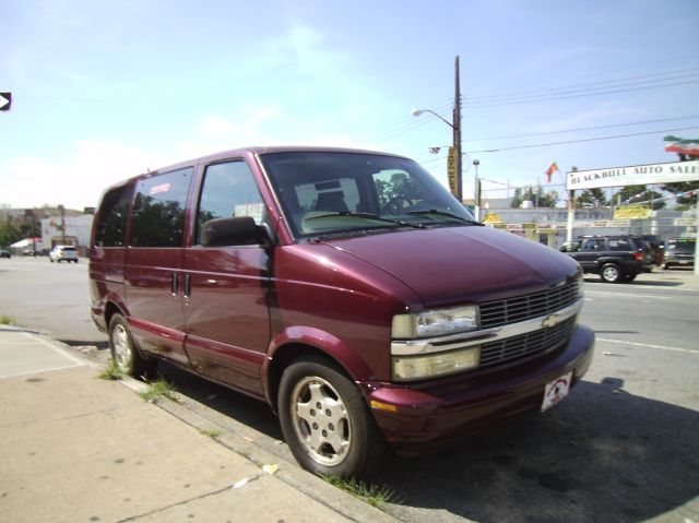 Chevrolet Astro 2004 photo 3