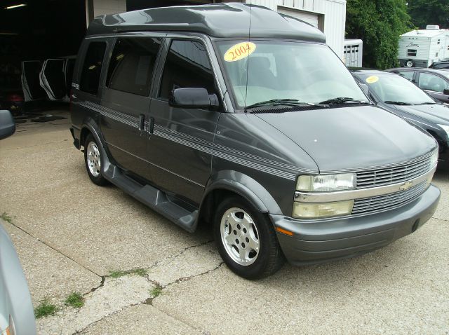 Chevrolet Astro 2004 photo 3