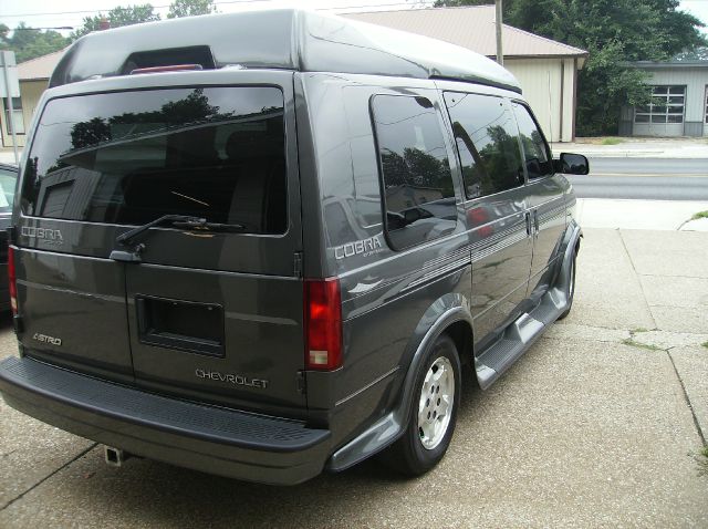 Chevrolet Astro 2004 photo 4