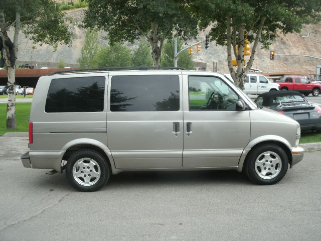 Chevrolet Astro 2004 photo 3