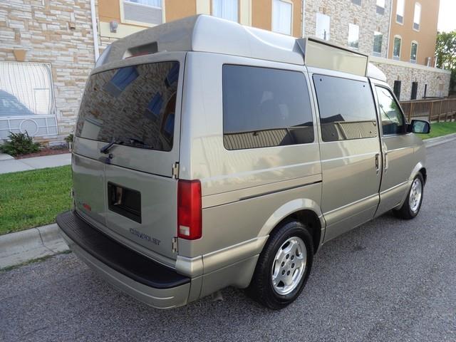 Chevrolet Astro 2004 photo 3