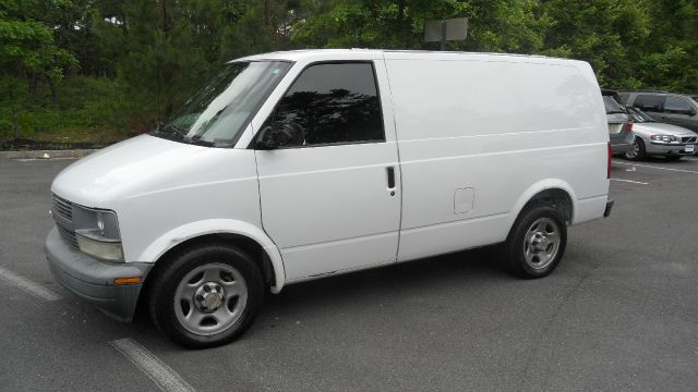 Chevrolet Astro 2004 photo 4