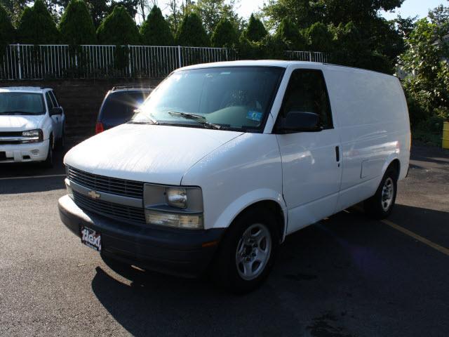 Chevrolet Astro 2004 photo 2