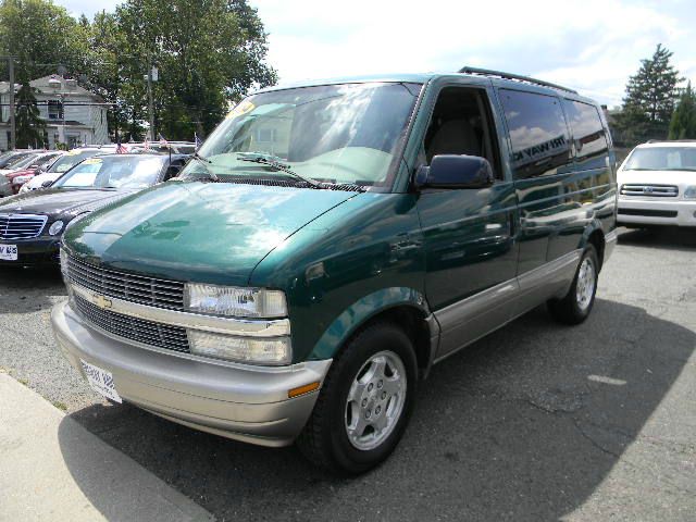 Chevrolet Astro 2004 photo 2