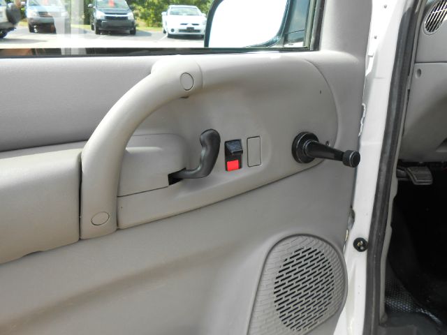 Chevrolet Astro 2004 photo 5