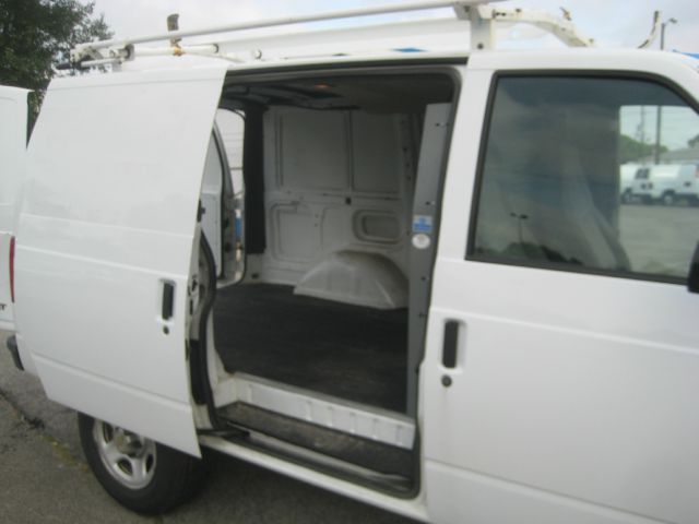 Chevrolet Astro 2004 photo 2