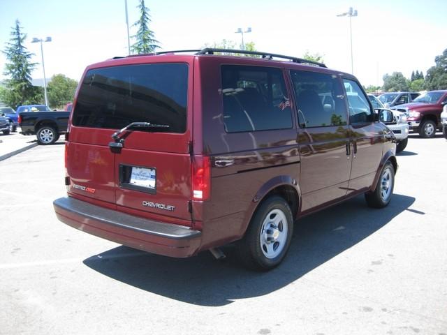 Chevrolet Astro 2005 photo 2