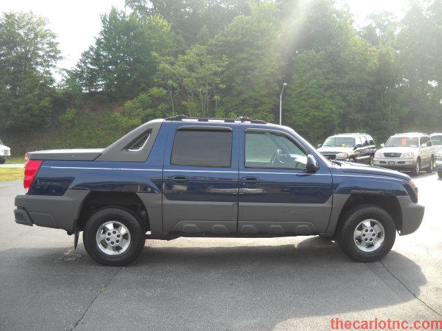 Chevrolet Avalanche 2002 photo 2