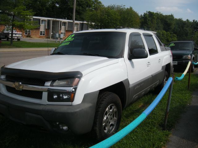 Chevrolet Avalanche 2002 photo 2