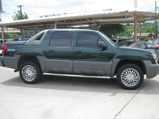 Chevrolet Avalanche 2002 photo 3