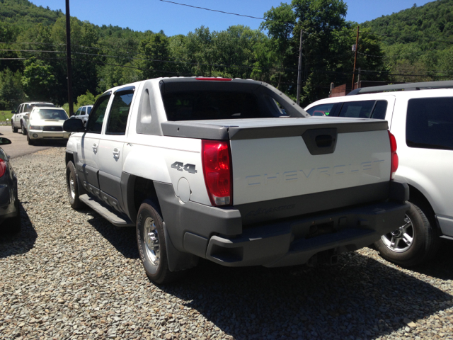 Chevrolet Avalanche 2002 photo 2