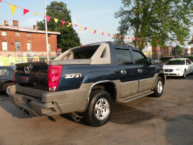 Chevrolet Avalanche 2002 photo 14