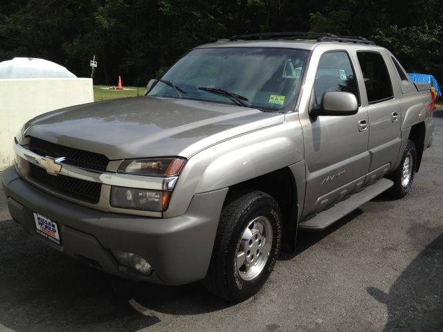 Chevrolet Avalanche 2002 photo 2