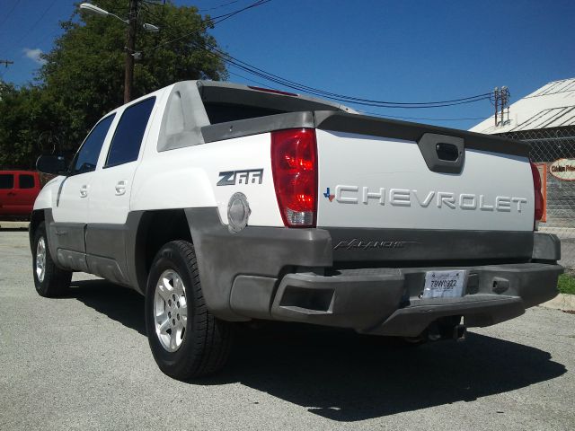 Chevrolet Avalanche 2002 photo 1