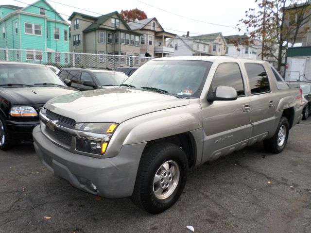 Chevrolet Avalanche 2002 photo 2