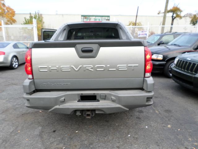 Chevrolet Avalanche 2002 photo 3