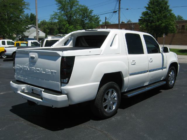 Chevrolet Avalanche 2002 photo 17