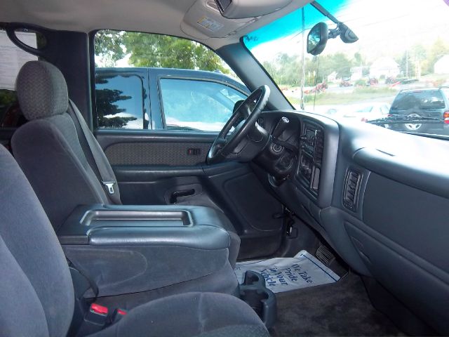 Chevrolet Avalanche 2002 photo 2