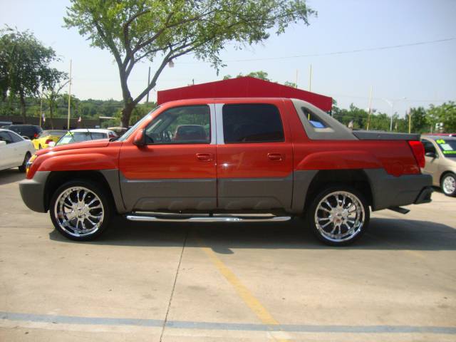 Chevrolet Avalanche 2002 photo 3