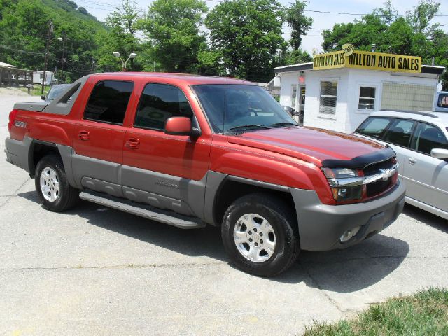 Chevrolet Avalanche 2002 photo 2