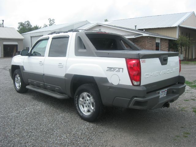 Chevrolet Avalanche 2002 photo 2