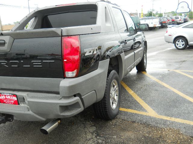 Chevrolet Avalanche 2002 photo 17