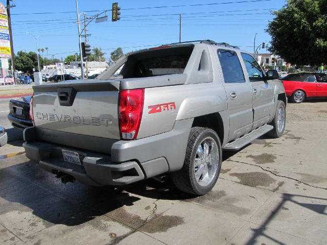 Chevrolet Avalanche 2002 photo 2