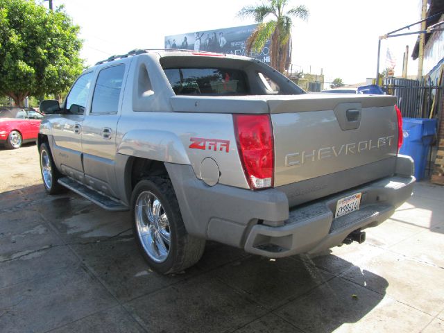 Chevrolet Avalanche 2002 photo 4