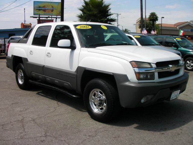 Chevrolet Avalanche 2002 photo 2