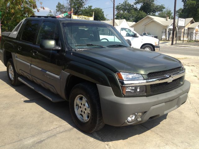 Chevrolet Avalanche 2002 photo 2