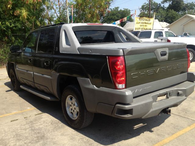 Chevrolet Avalanche 2002 photo 3