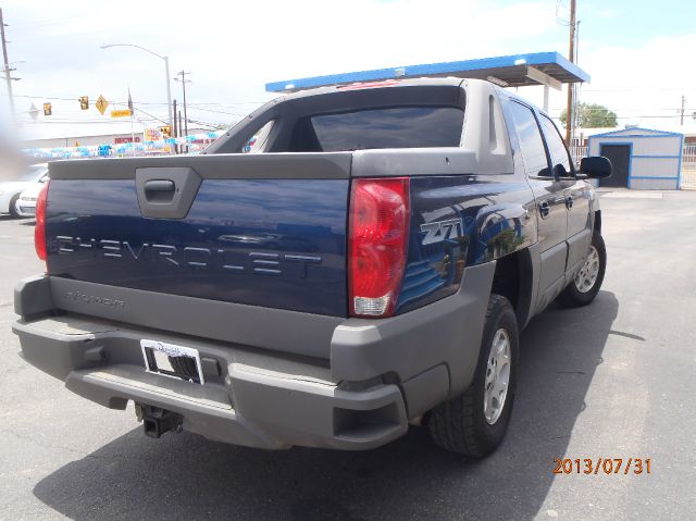 Chevrolet Avalanche 2002 photo 3