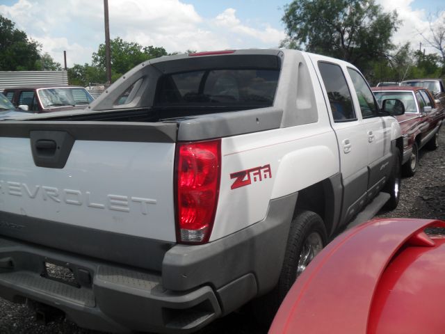 Chevrolet Avalanche 2002 photo 1