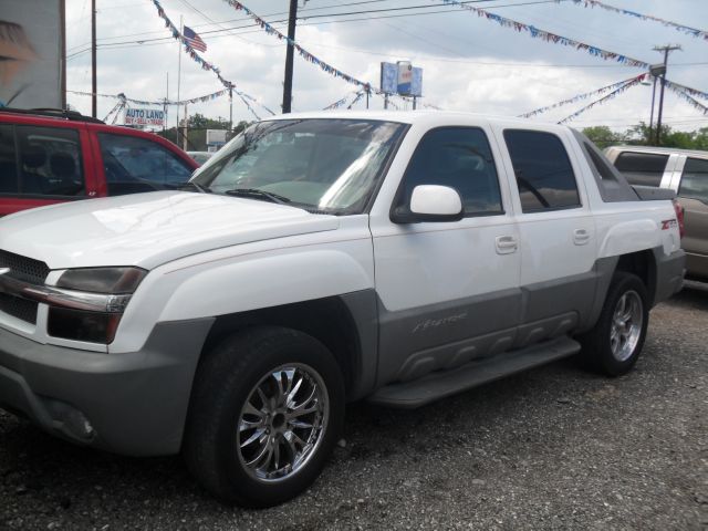 Chevrolet Avalanche 2002 photo 2