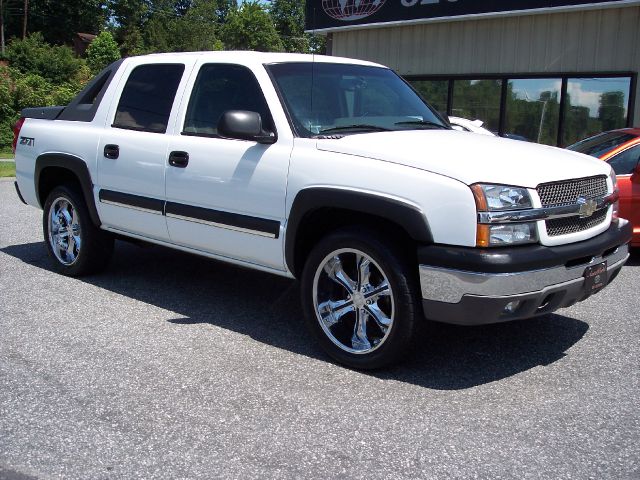 Chevrolet Avalanche 2003 photo 1