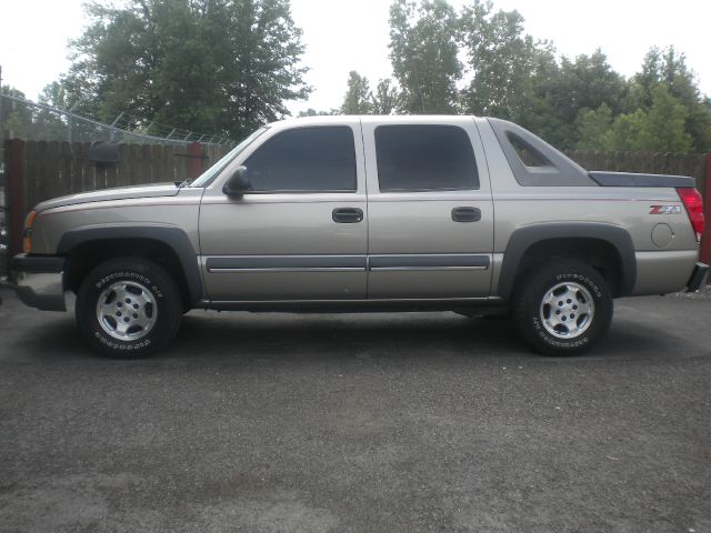 Chevrolet Avalanche C350 4dr Sdn 3.5L Sport RWD Sedan Pickup Truck