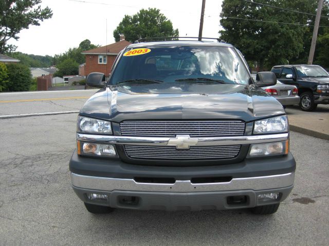 Chevrolet Avalanche 2003 photo 2