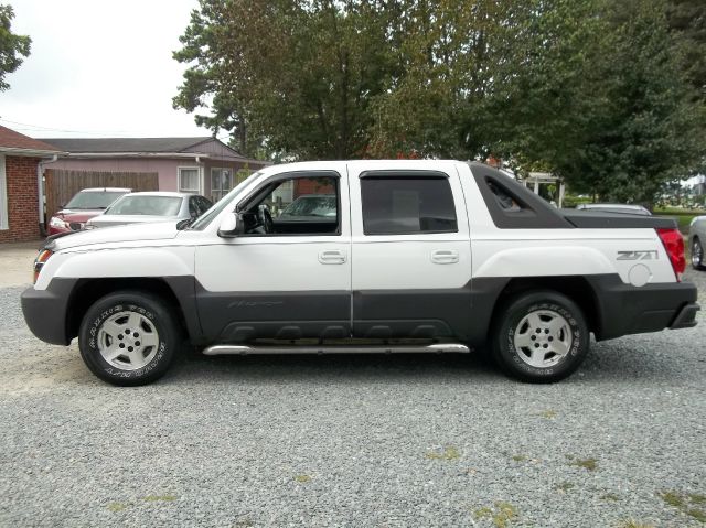 Chevrolet Avalanche 2003 photo 2