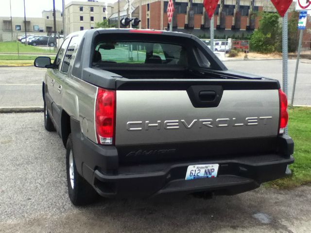 Chevrolet Avalanche 2003 photo 2