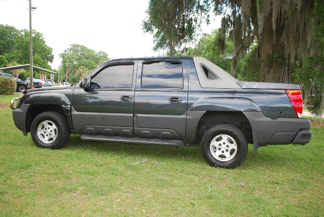 Chevrolet Avalanche 2003 photo 2