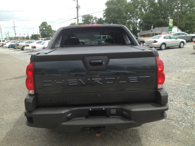 Chevrolet Avalanche 2003 photo 3