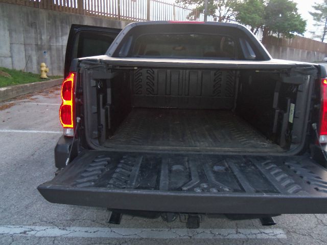 Chevrolet Avalanche 2003 photo 1