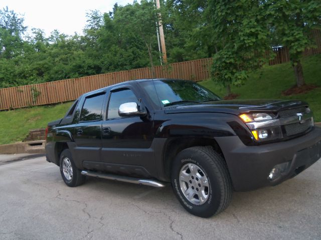 Chevrolet Avalanche 2003 photo 2